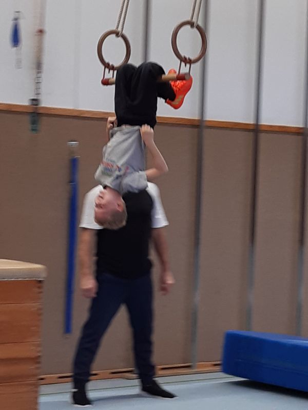 Kindersportschule Aktionstag Mutprobe am Trapez 3 Bild barb